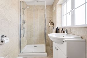 Ensuite 2- click for photo gallery